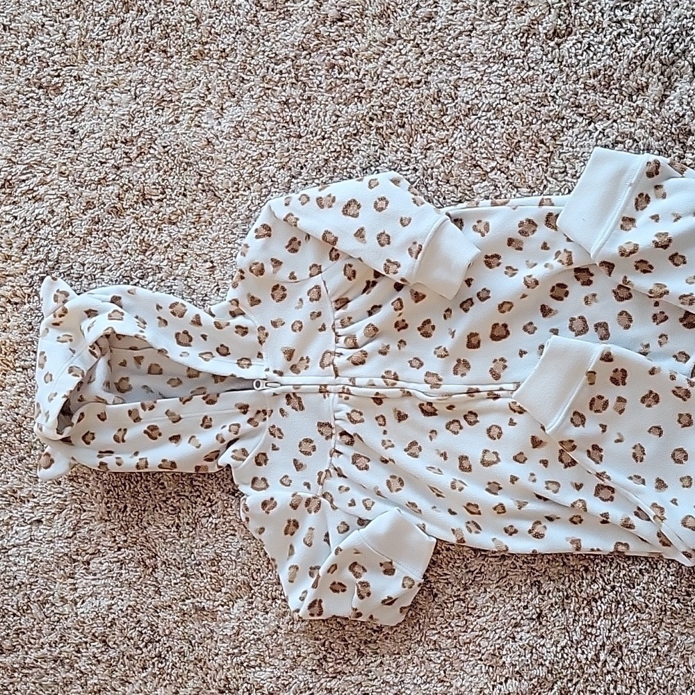 Carter's fleece sleeper, euc, 6-9 months